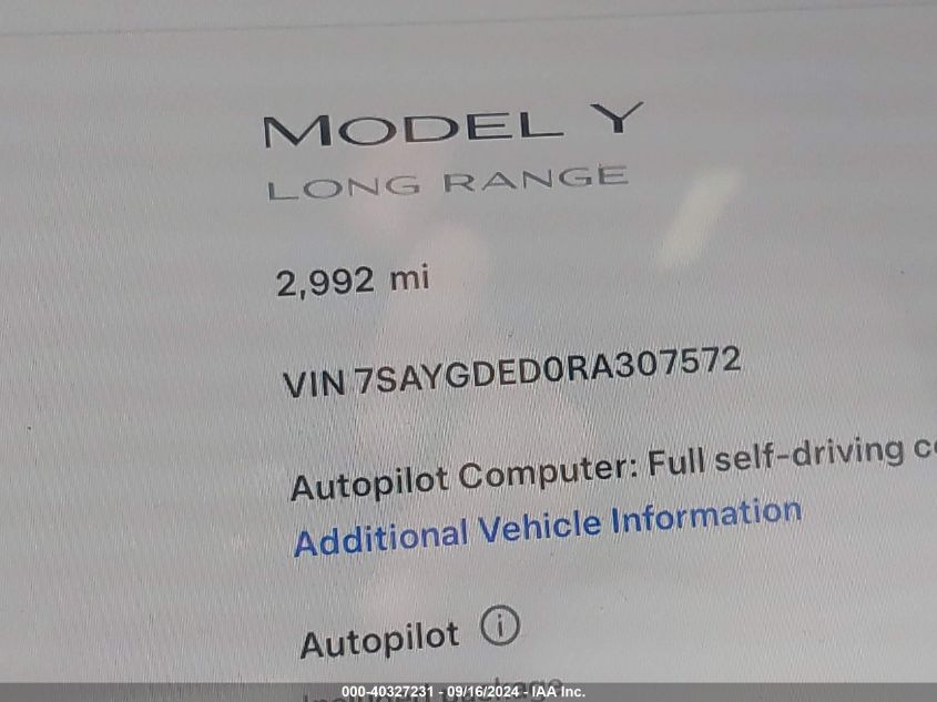 2024 Tesla Model Y VIN: 7SAYGDED0RA307572 Lot: 40327231