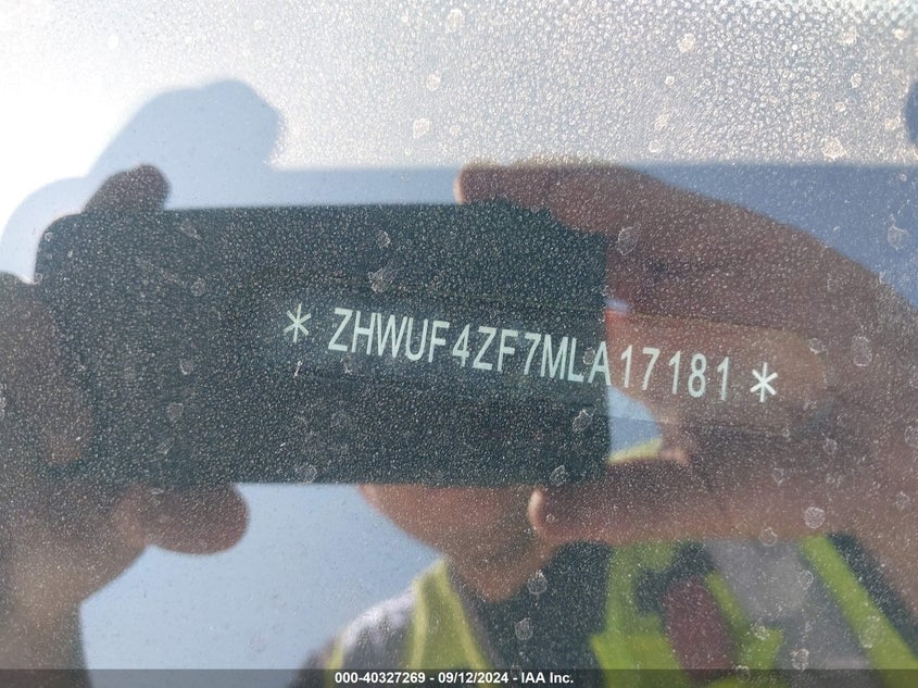 2021 LAMBORGHINI HURACAN EVO COUPE ZHWUF4ZF7MLA17181