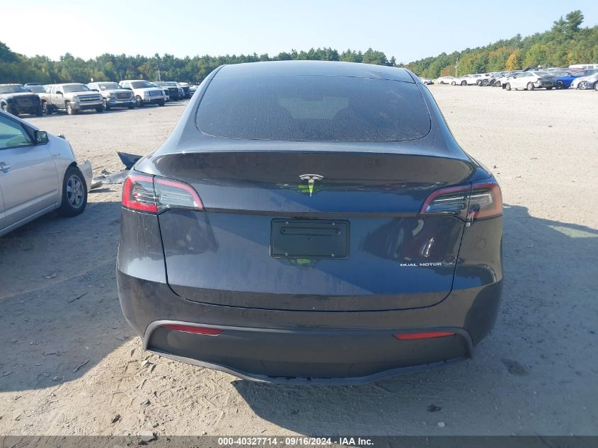 2024 Tesla Model Y VIN: 7SAYGAEE5RF077814 Lot: 40327714