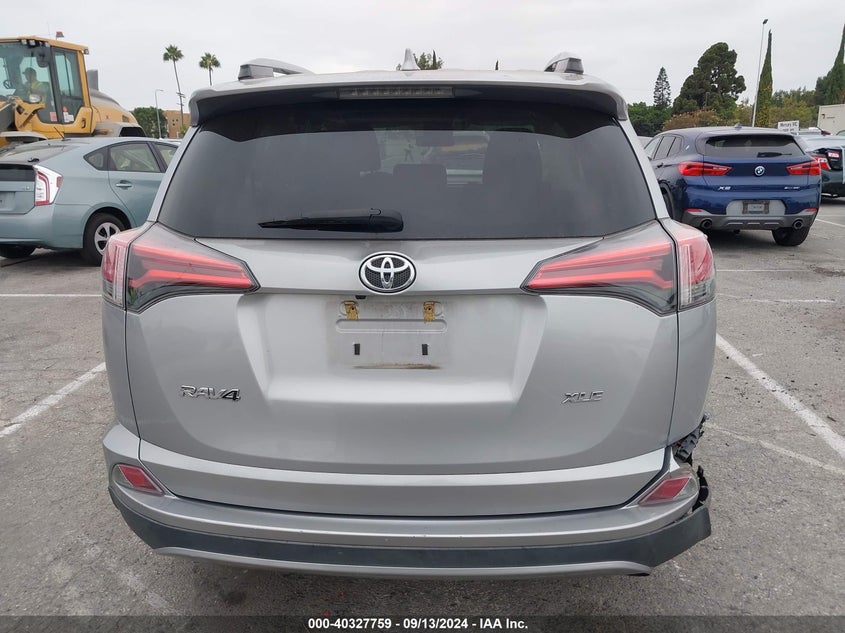 2018 TOYOTA RAV4 XLE - 2T3WFREV4JW471289
