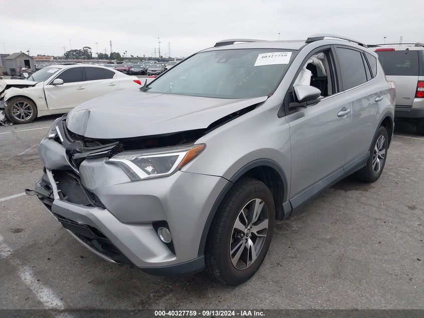 2018 TOYOTA RAV4 XLE - 2T3WFREV4JW471289
