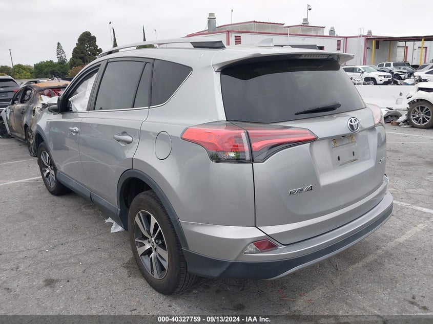 2018 TOYOTA RAV4 XLE - 2T3WFREV4JW471289