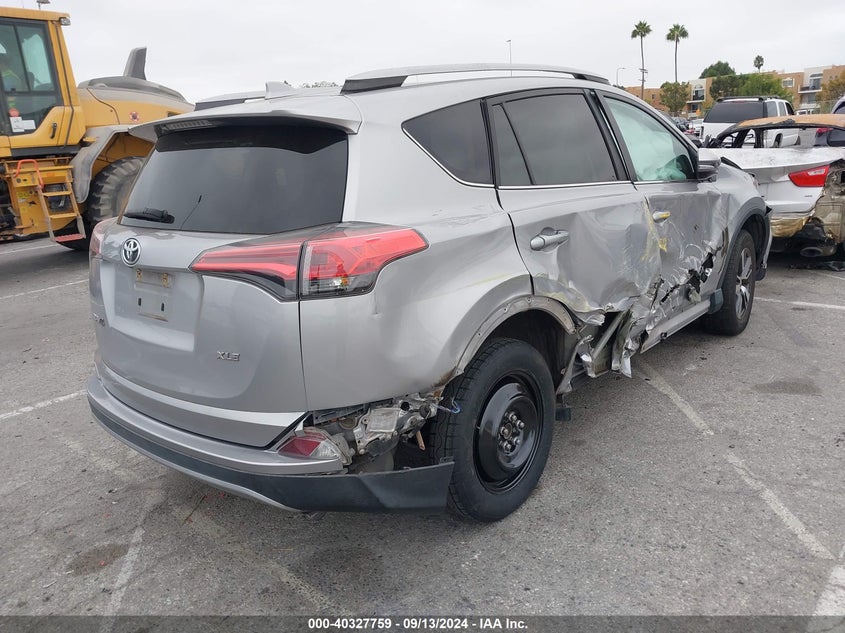 2018 TOYOTA RAV4 XLE - 2T3WFREV4JW471289