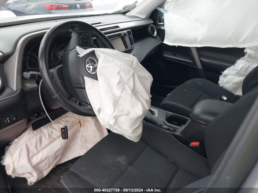 2018 TOYOTA RAV4 XLE - 2T3WFREV4JW471289