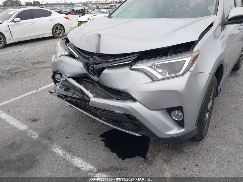 2018 TOYOTA RAV4 XLE - 2T3WFREV4JW471289