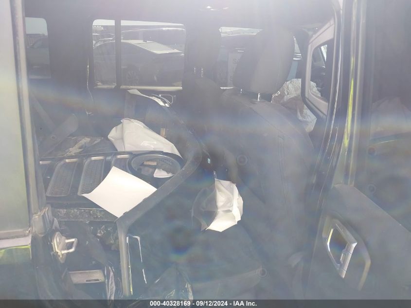 2019 Jeep Wrangler Unlimited Sahara 4X4 VIN: 1C4HJXEG9KW552479 Lot: 40328169