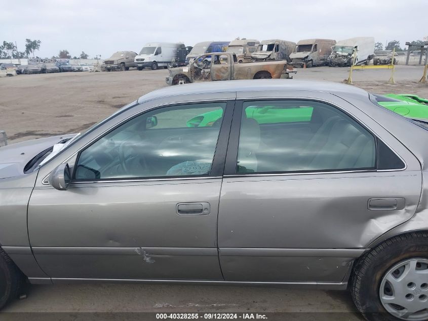 2000 Toyota Camry Ce/Le/Xle VIN: 4T1BG22KXYU631661 Lot: 40328255