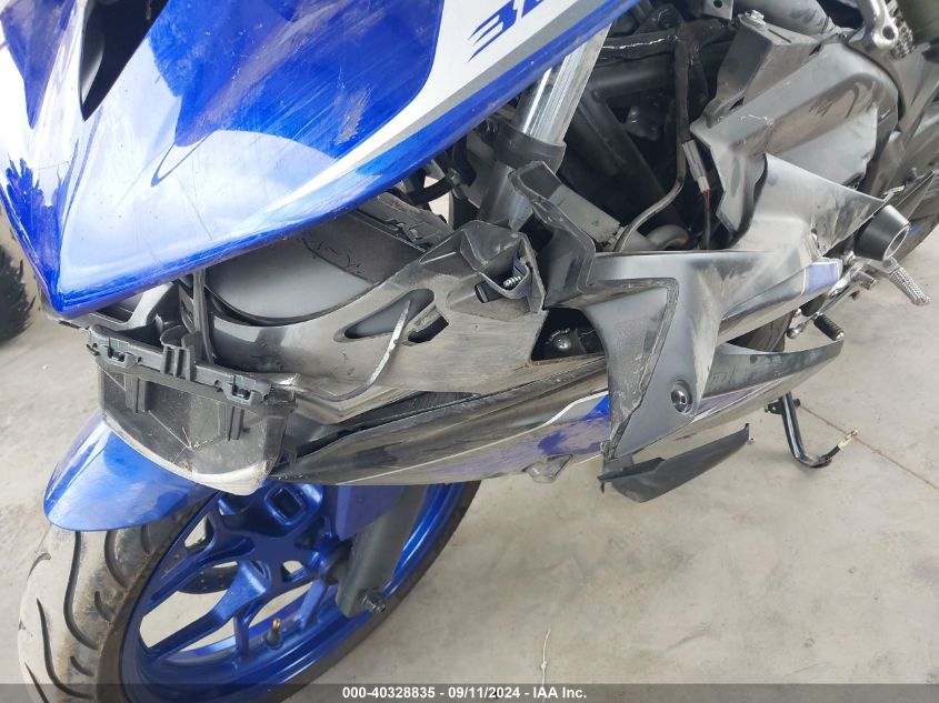 MH3RH06Y9FK006942 2015 Yamaha Yzfr3