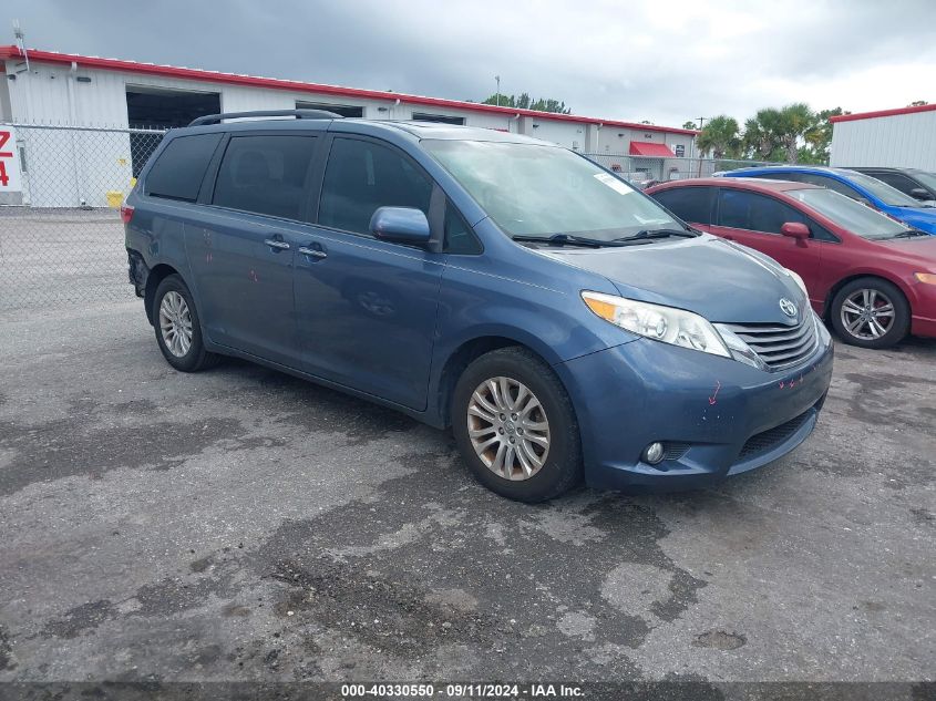 5TDYZ3DC6HS800230 2017 TOYOTA SIENNA - Image 1