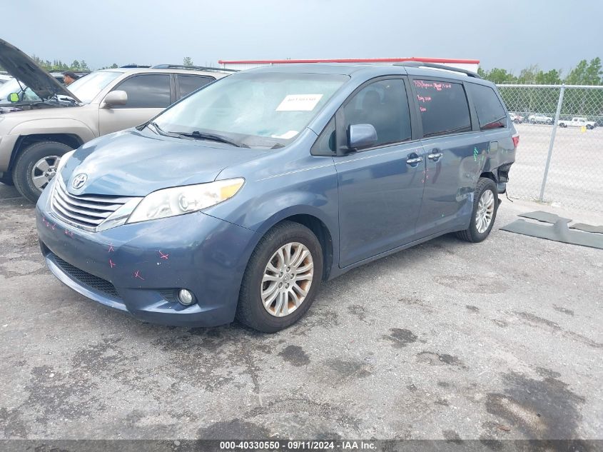 5TDYZ3DC6HS800230 2017 TOYOTA SIENNA - Image 2