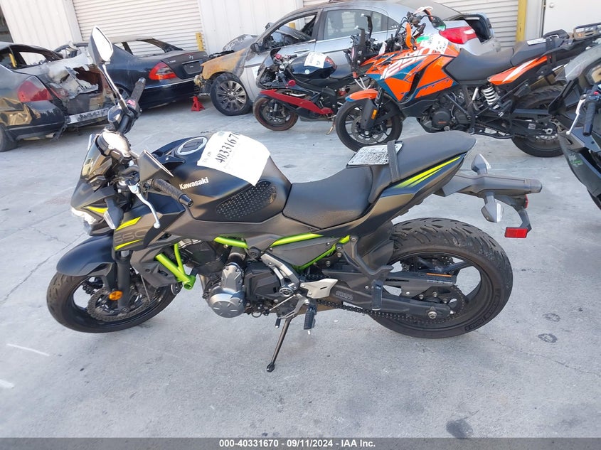 VIN JKAEREG14KDA03001 2019 KAWASAKI ER650 G