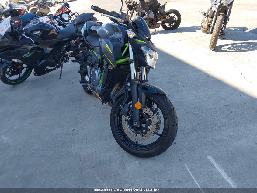 VIN JKAEREG14KDA03001 2019 KAWASAKI ER650 G