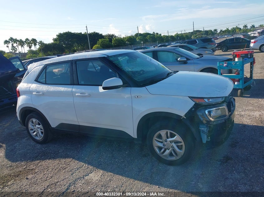 VIN KMHRB8A3XMU065649 2021 HYUNDAI VENUE SE