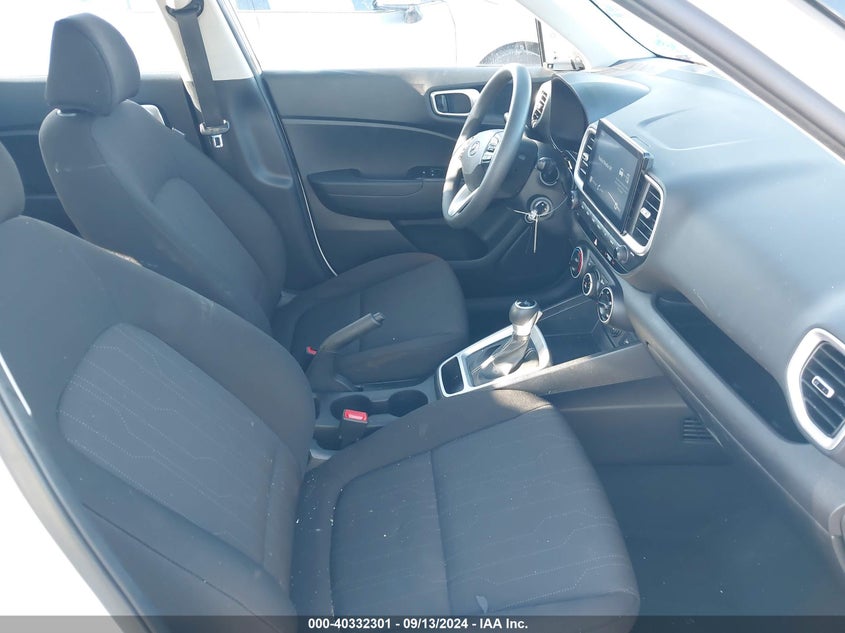 VIN KMHRB8A3XMU065649 2021 HYUNDAI VENUE SE