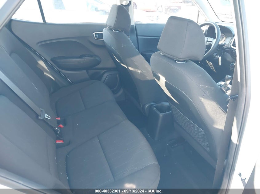 VIN KMHRB8A3XMU065649 2021 HYUNDAI VENUE SE