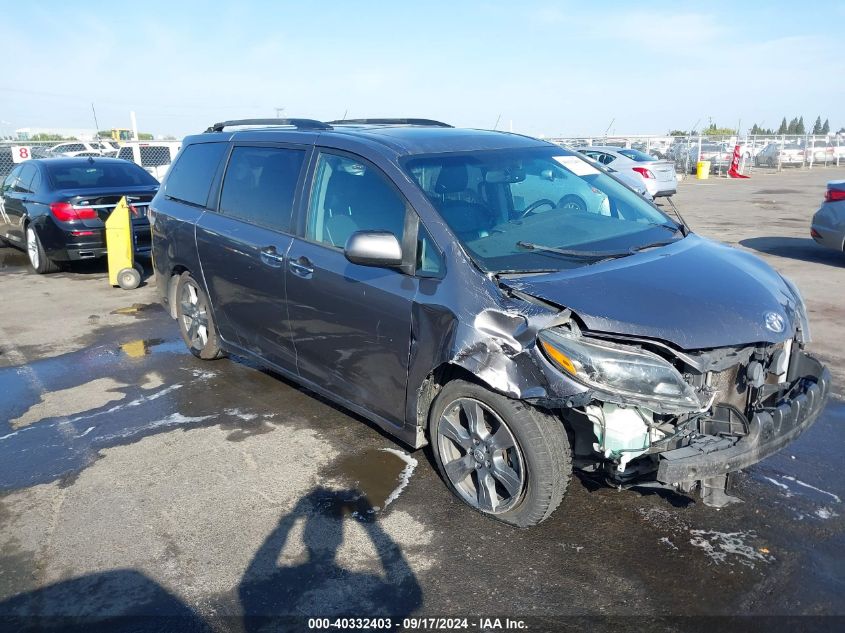 5TDXZ3DC1HS875610 2017 TOYOTA SIENNA - Image 1