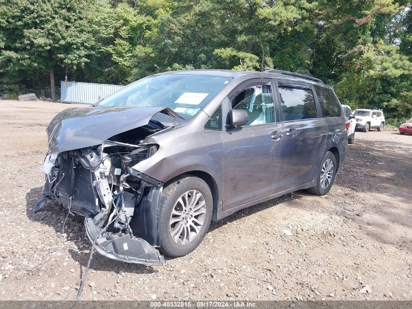 5TDYZ3DC2JS906910 2018 TOYOTA SIENNA - Image 2