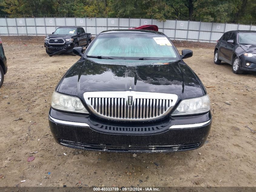 1LNHM81W45Y615602 2005 Lincoln Town Car Signature