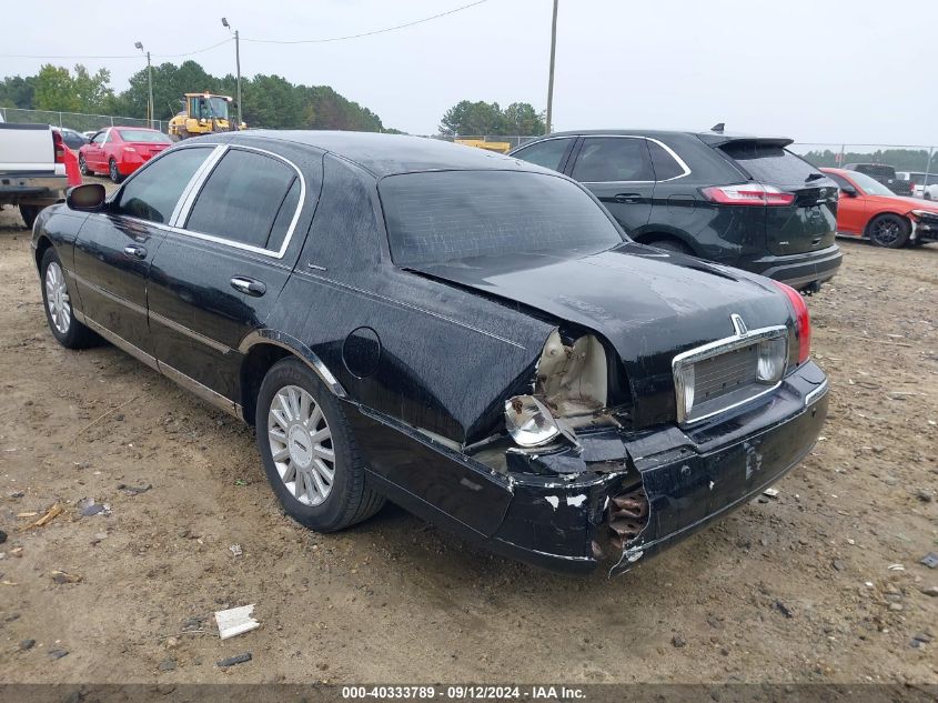 2005 Lincoln Town Car Signature VIN: 1LNHM81W45Y615602 Lot: 40333789