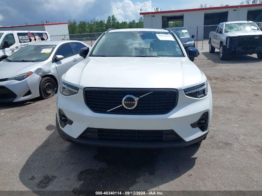 YV4L12UL4P2985215 2023 Volvo Xc40 B5 Plus Dark Theme