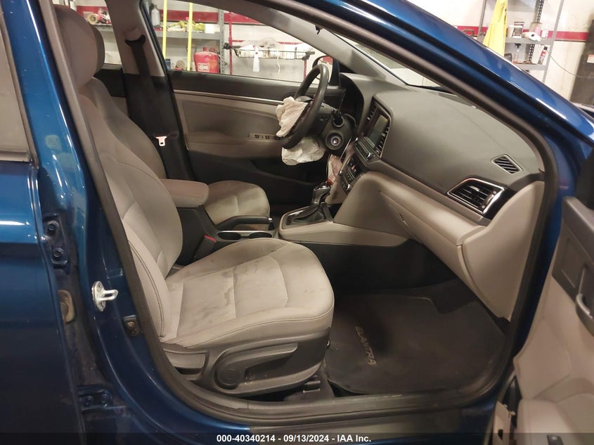 VIN 5NPD84LF4HH114423 2017 HYUNDAI ELANTRA SE