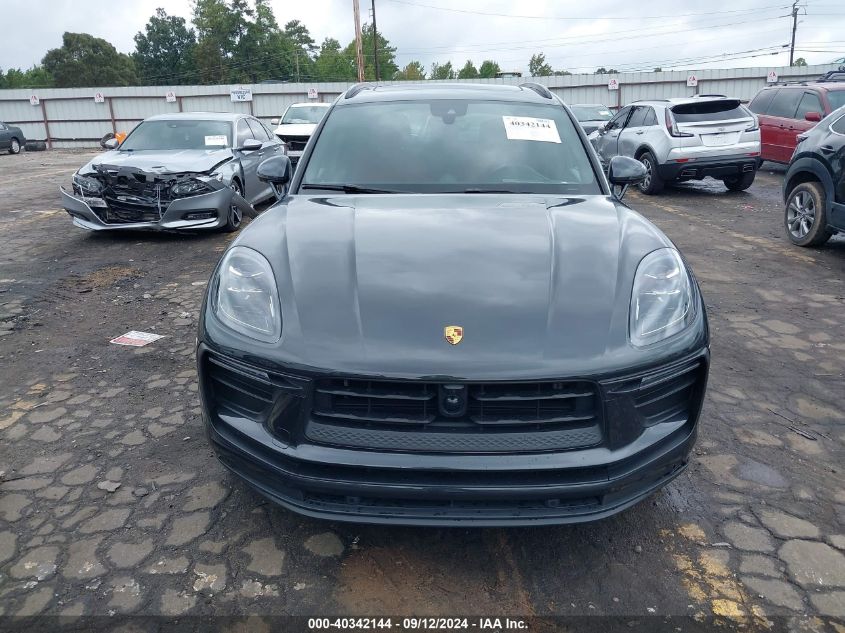 2023 Porsche Macan T VIN: WP1AA2A50PLB07435 Lot: 40342144