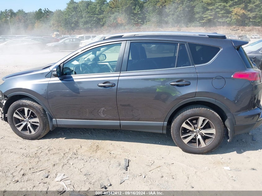 2018 TOYOTA RAV4 XLE - JTMRFREV1JJ726699