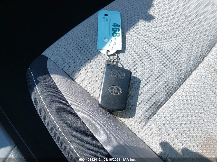 2018 TOYOTA RAV4 XLE - JTMRFREV1JJ726699