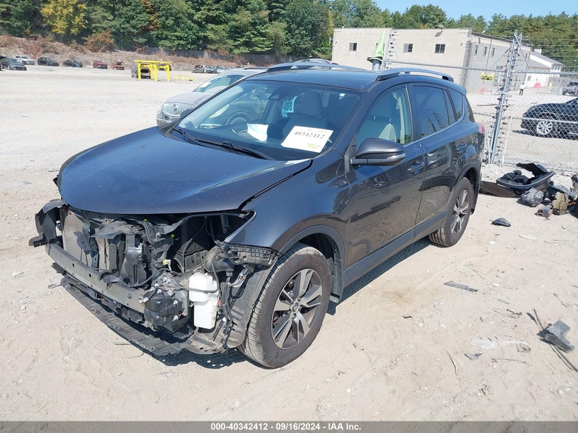 2018 TOYOTA RAV4 XLE - JTMRFREV1JJ726699