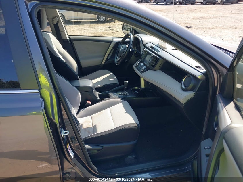 2018 TOYOTA RAV4 XLE - JTMRFREV1JJ726699