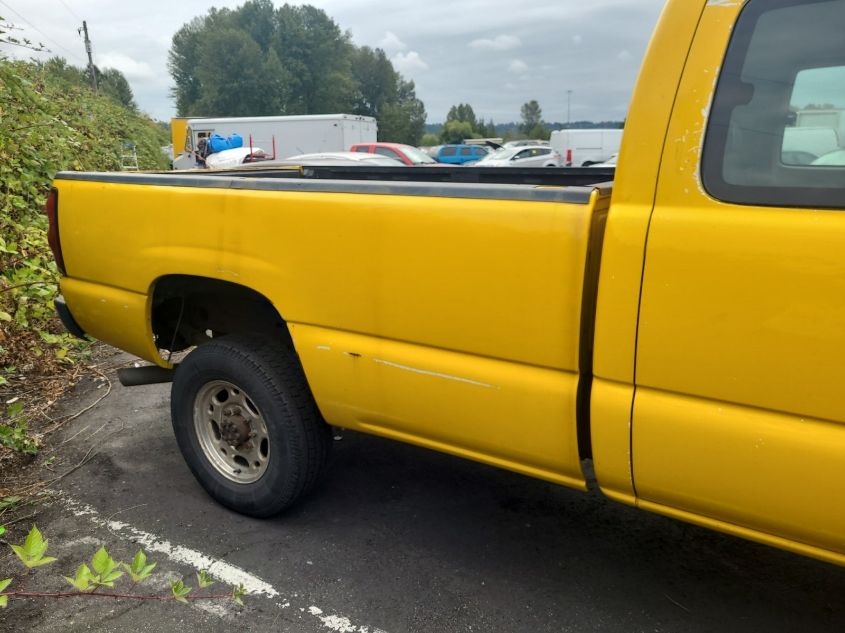 2005 Chevrolet Silverado 2500Hd Work Truck VIN: 1GCHC29U95E216080 Lot: 40343120