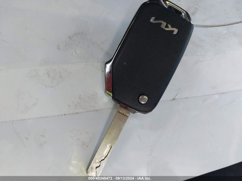 VIN 5XYRG4LC9PG215316 2023 KIA SORENTO LX