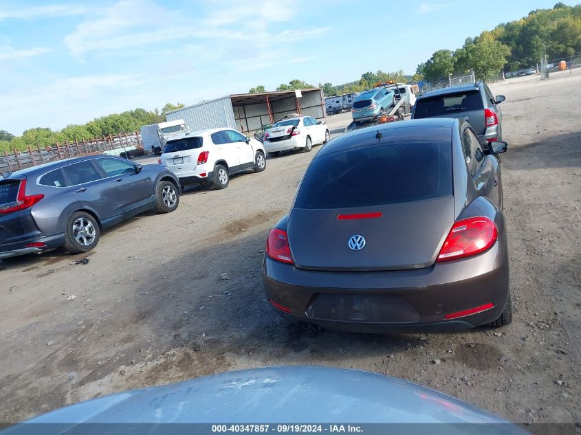 2013 Volkswagen Beetle 2.5L VIN: 3VWJX7AT5DM636365 Lot: 40347857