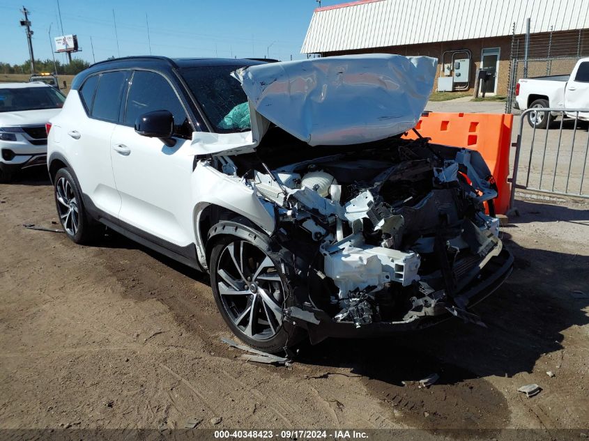 2019 VOLVO XC40