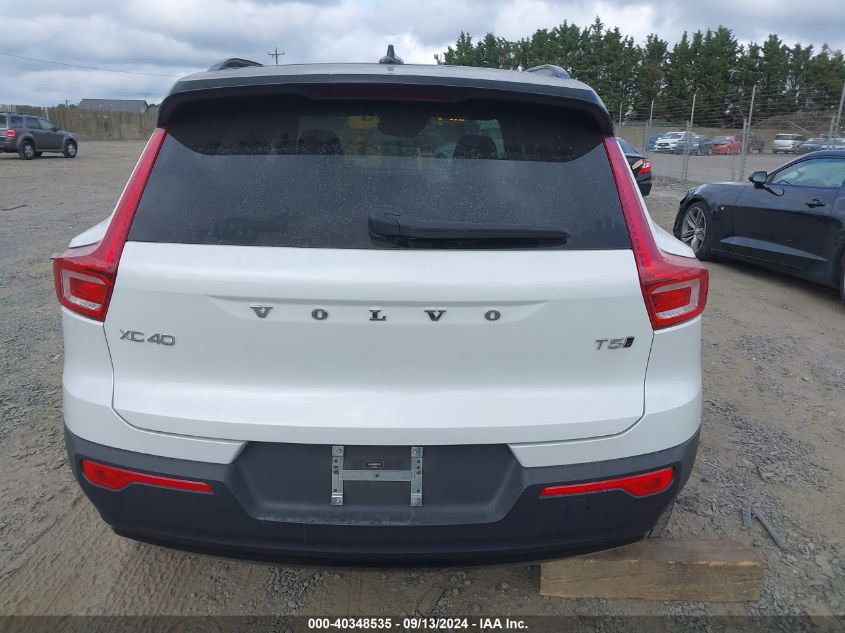 YV4162UM5N2641519 2022 Volvo Xc40 T5 R-Design