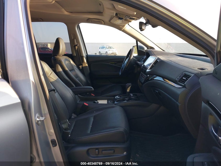 VIN 5FPYK3F73JB001589 2018 HONDA RIDGELINE RTL-E