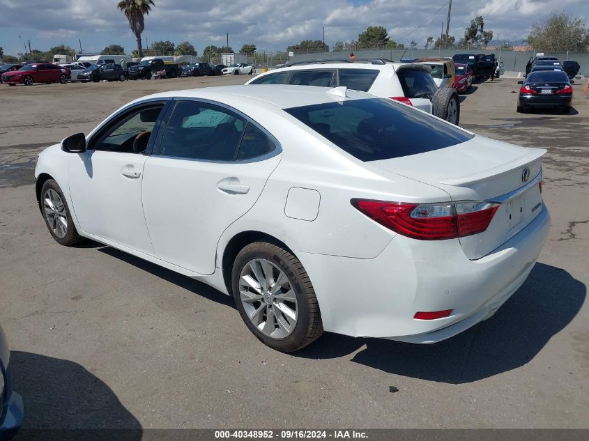 VIN JTHBW1GG5F2100641 2015 Lexus ES, 300H no.3