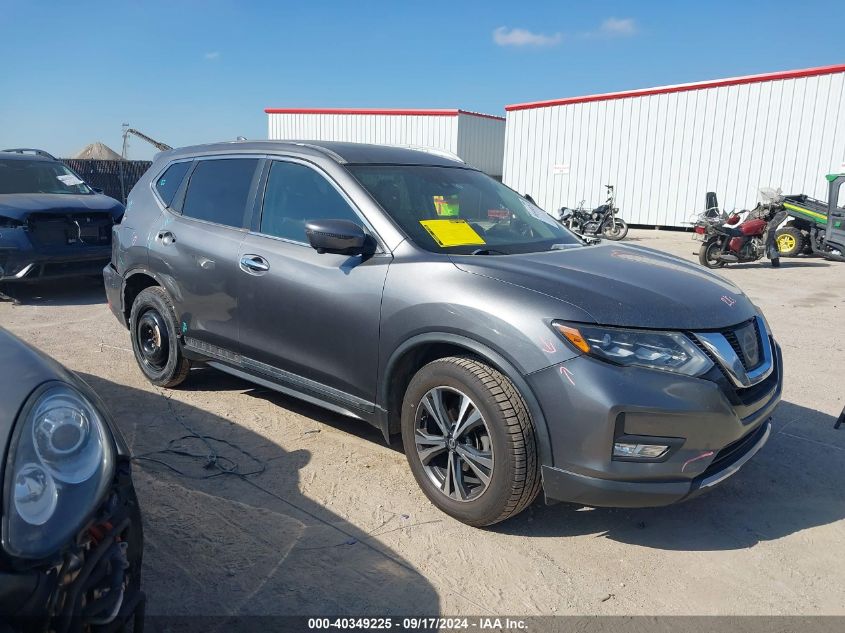 5N1AT2MV4HC742243 2017 NISSAN ROGUE - Image 1