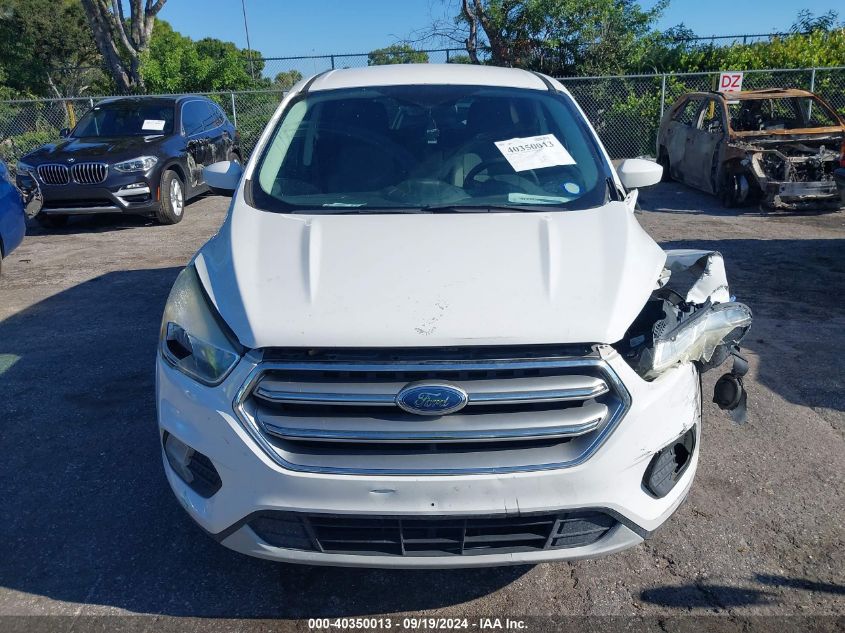 1FMCU0GD8HUC39774 2017 Ford Escape Se