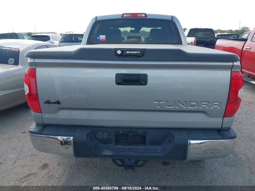 5TFDY5F11JX694374 2018 Toyota Tundra Crewmax Sr5