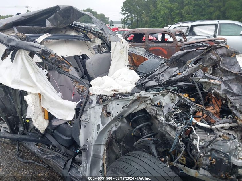 JTMWFREV4HJ701535 2017 Toyota Rav4 Xle