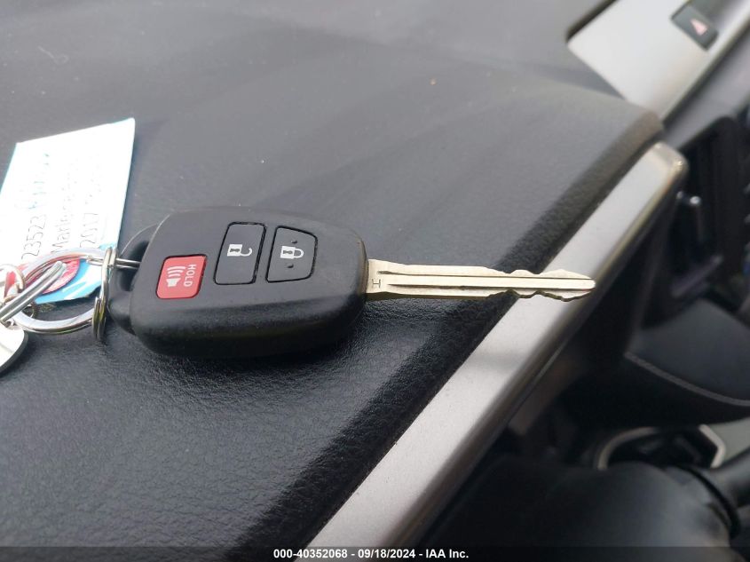 JTMRFREV6HJ124620 2017 Toyota Rav4 Xle