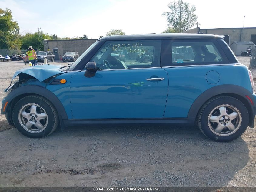 2009 Mini Cooper Hardtop VIN: WMWMF33579TW78584 Lot: 40352081