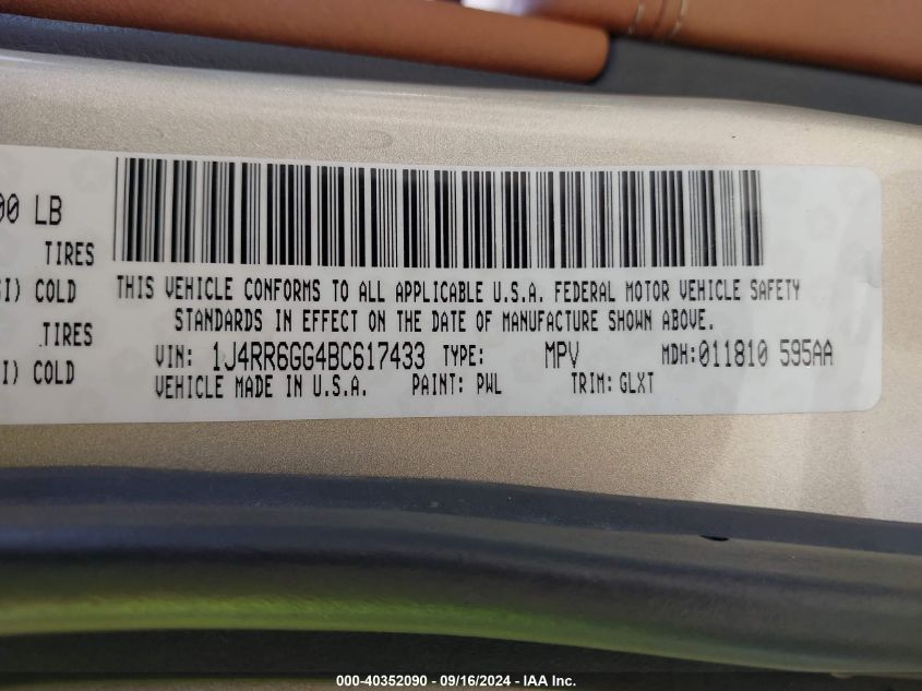 1J4RR6GG4BC617433 2011 Jeep Grand Cherokee Overland