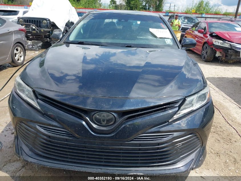 2018 Toyota Camry Le VIN: 4T1B11HK1JU091576 Lot: 40352193