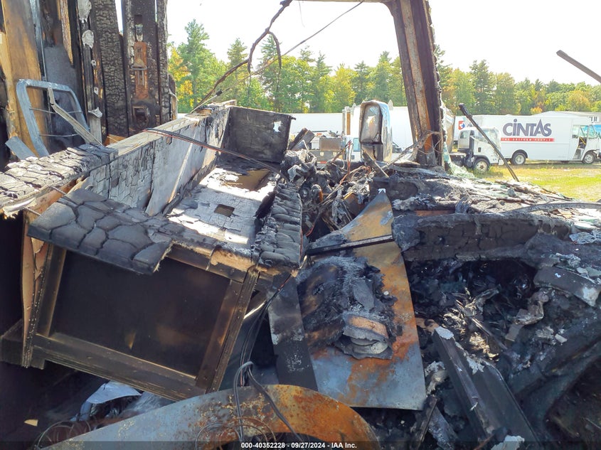 2021 FORD F53 (VIN: 1F66F5DN9M0A13477