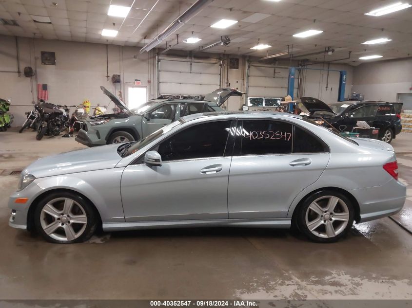 2013 Mercedes-Benz C 300 Luxury 4Matic/Sport 4Matic VIN: WDDGF8AB1DG025956 Lot: 40352547