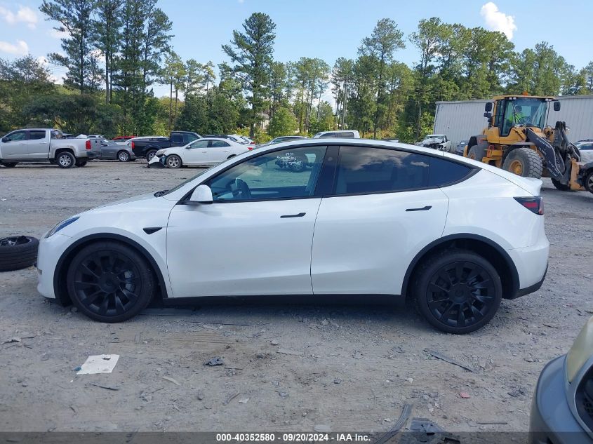 2024 Tesla Model Y Long Range Dual Motor All-Wheel Drive VIN: 7SAYGDEE5RA281298 Lot: 40352580