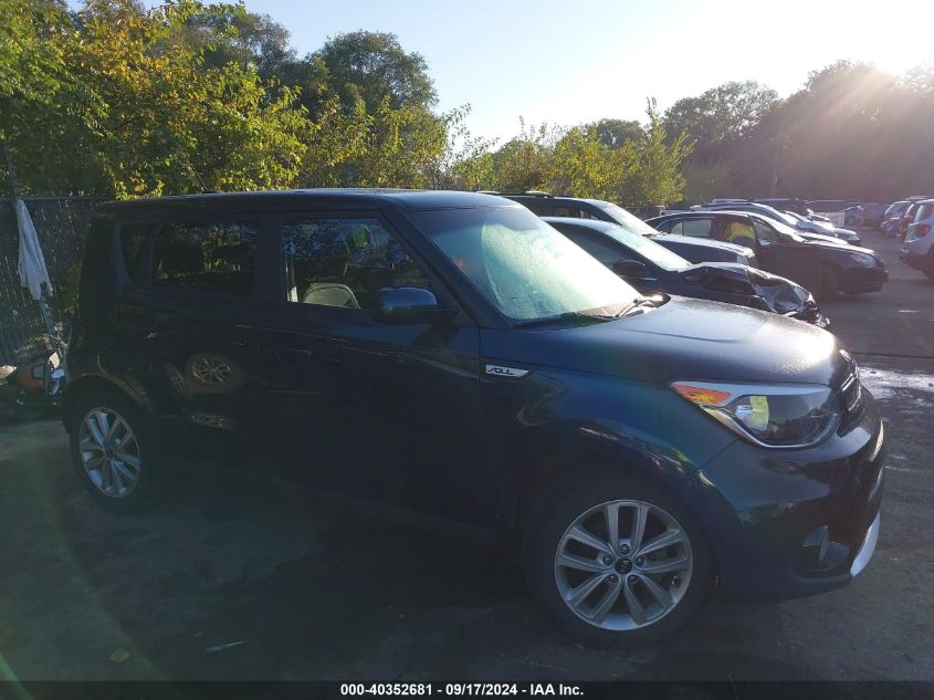 2018 Kia Soul + VIN: KNDJP3A5XJ7606927 Lot: 40352681