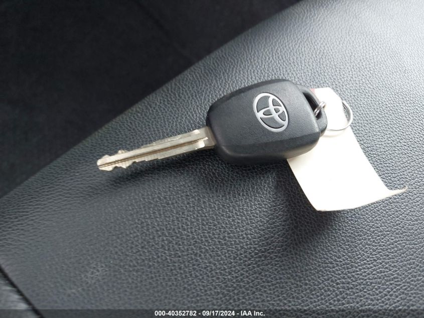 2016 TOYOTA RAV4 XLE - 2T3RFREV3GW477168